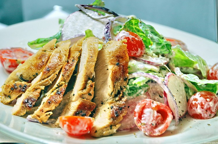 Салаты с куриной грудкой